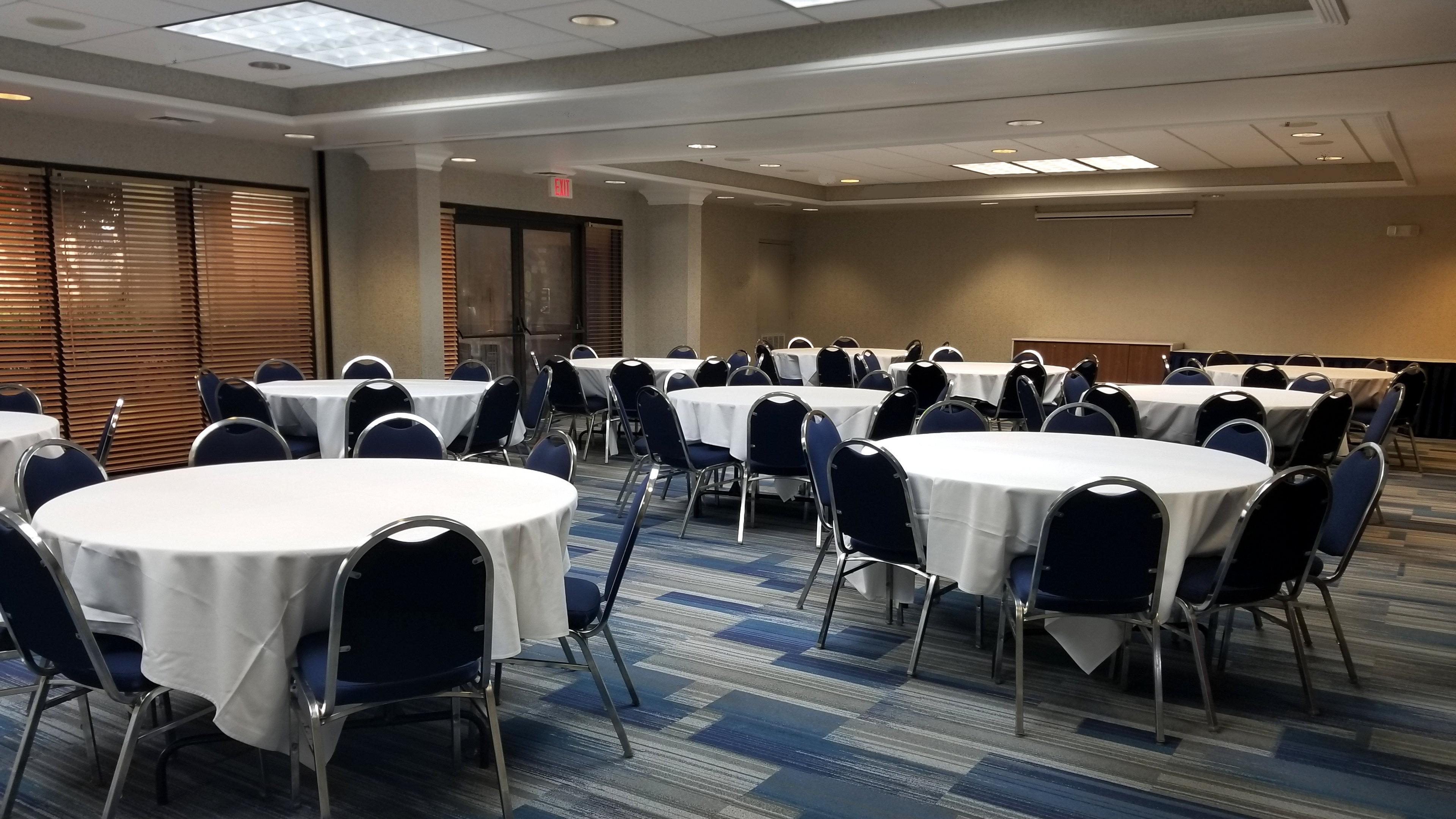 Holiday Inn Express & Suites Wilmington-University Center By Ihg Экстерьер фото