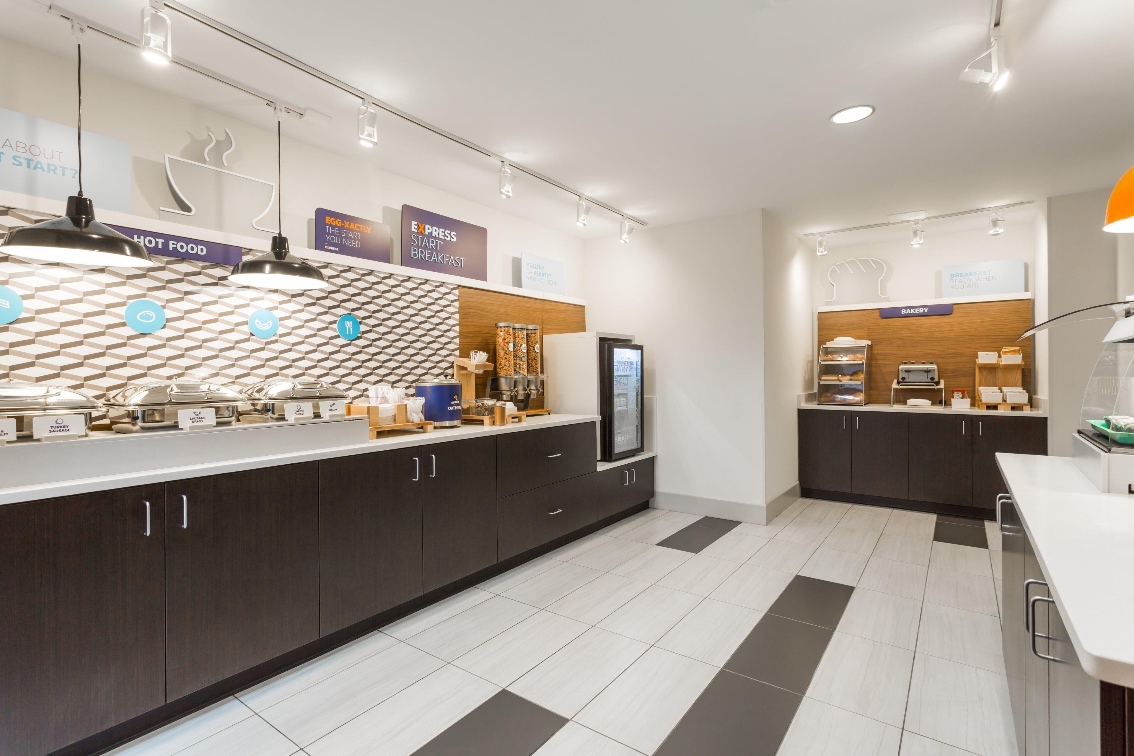Holiday Inn Express & Suites Wilmington-University Center By Ihg Экстерьер фото