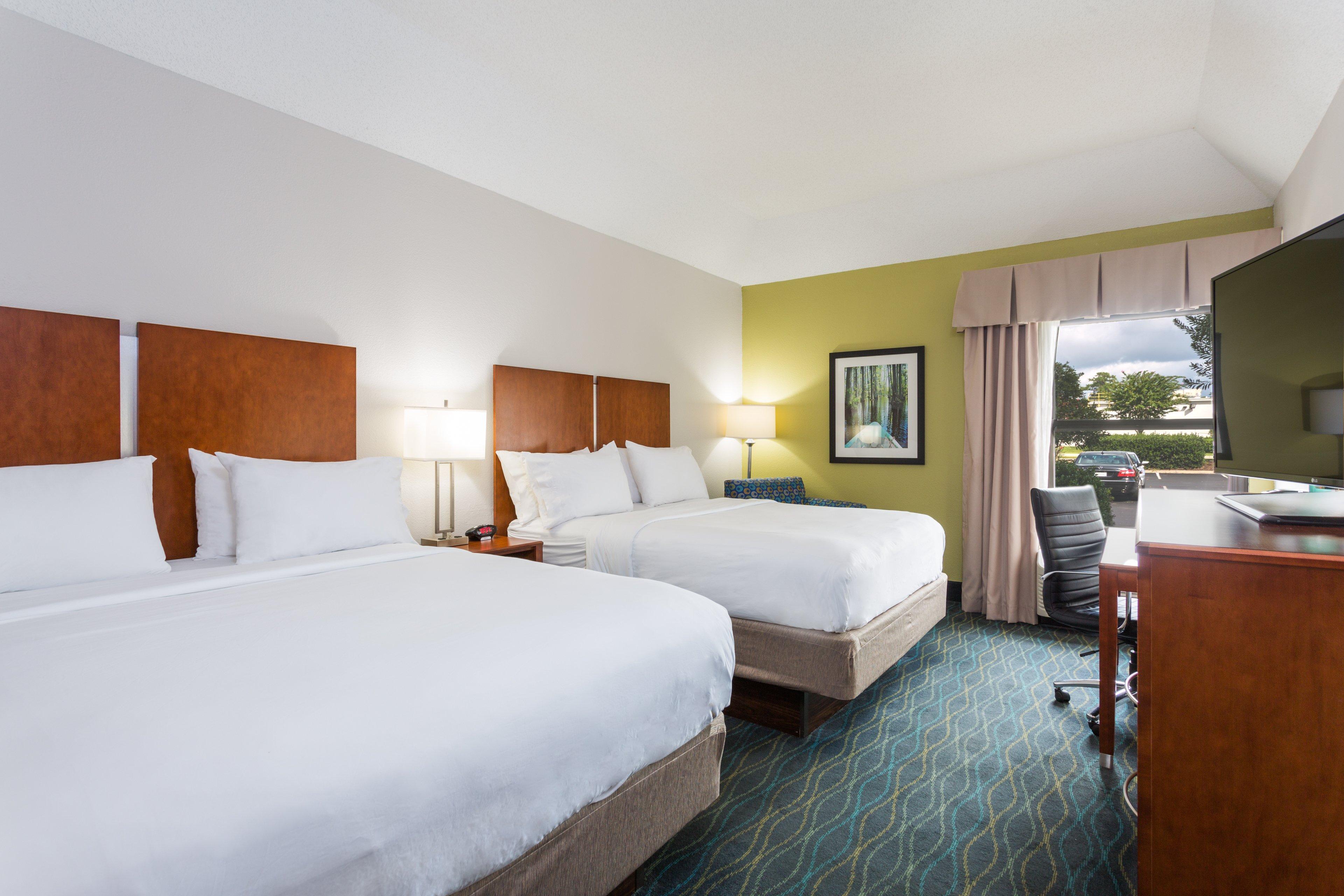 Holiday Inn Express & Suites Wilmington-University Center By Ihg Экстерьер фото
