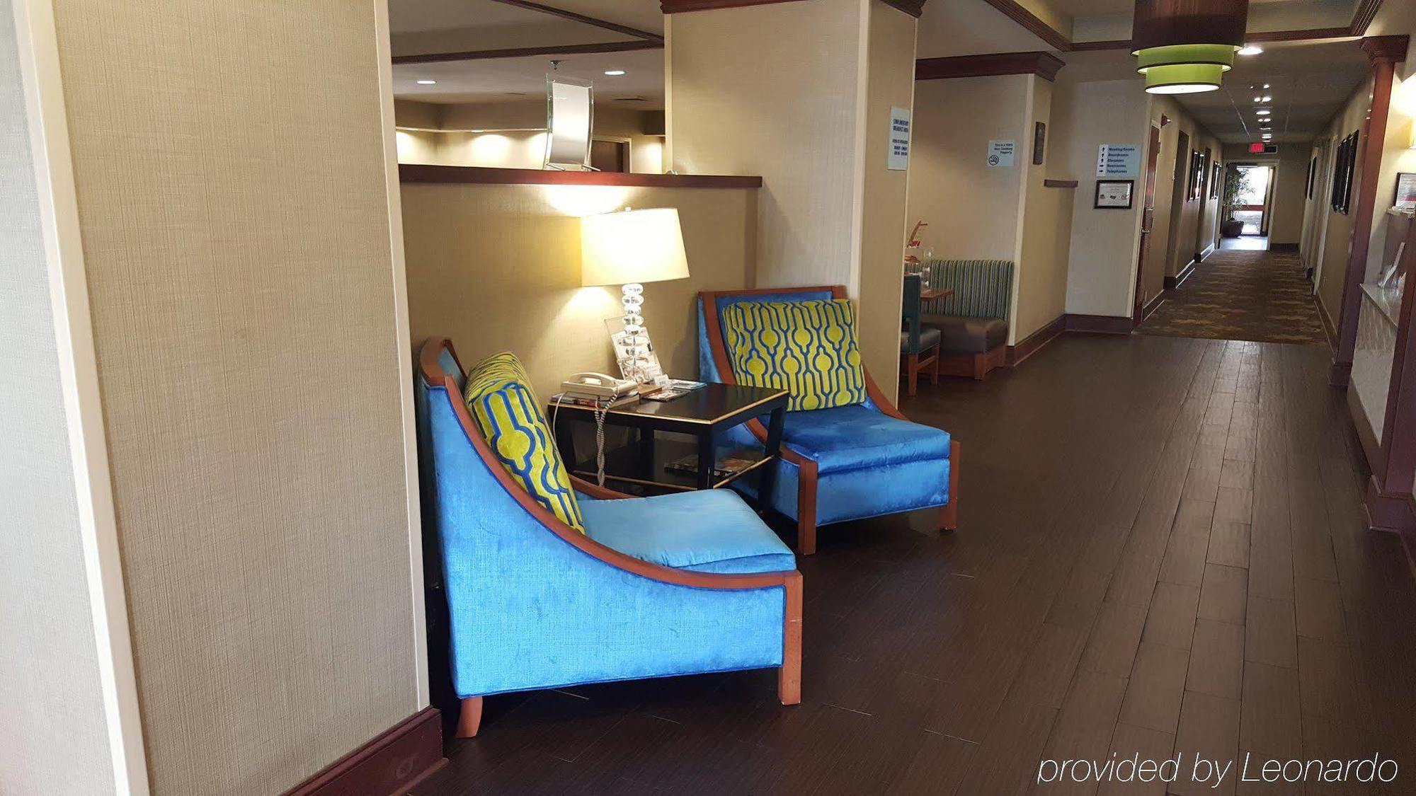 Holiday Inn Express & Suites Wilmington-University Center By Ihg Экстерьер фото