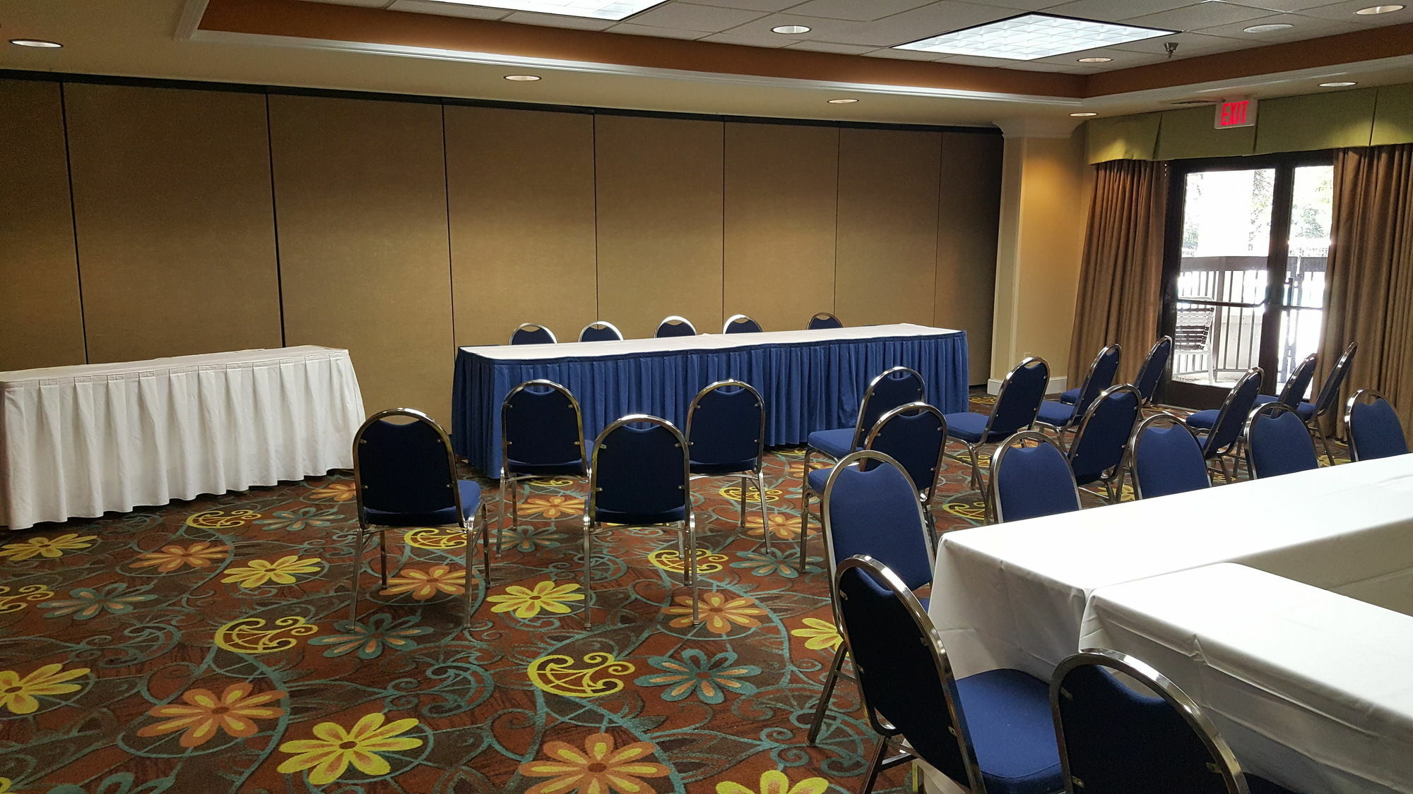 Holiday Inn Express & Suites Wilmington-University Center By Ihg Экстерьер фото